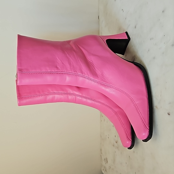 L'INTERVALLE - Barbie pink buttery soft leather ankle boots - Picture 1 of 9